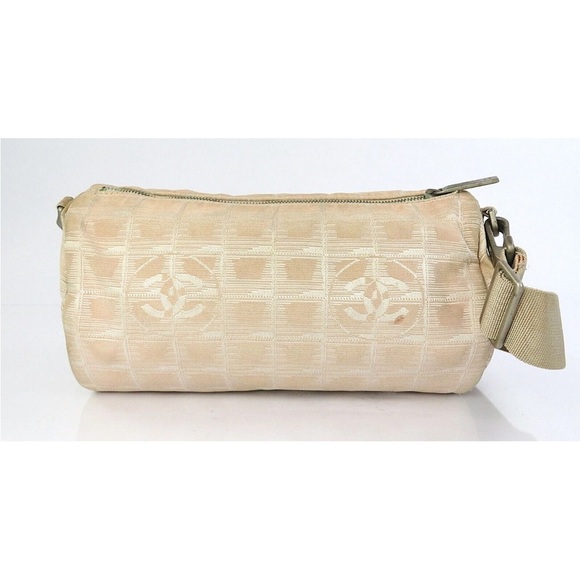 CHANEL Cream Shoulder Bag - Picture 2 of 16